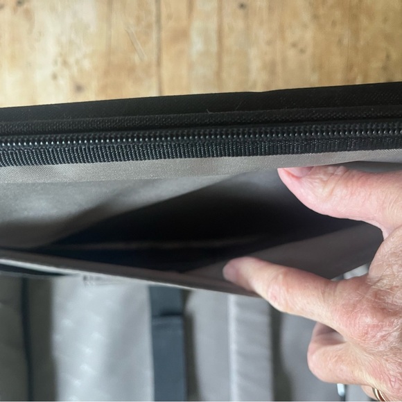 Targus Black Laptop Briefcase Bag with Shoulder Strap, Padded 15" Computer Case - Picture 5 of 15